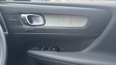 Volvo XC40 2.0 B4P Ultra Dark 5dr Auto Petrol Estate